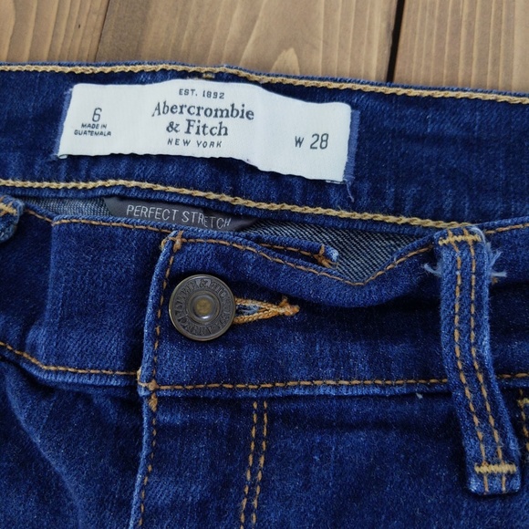 Abercrombie & Fitch Dark Wash Raw Hem Jean Shorts - Picture 3 of 11